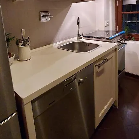 Ancient Walls Studio Apartment Prato (Prato)